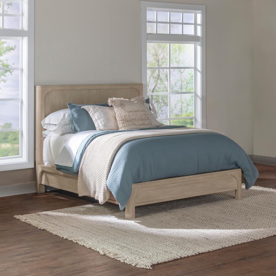 Solano 56-inch Eastern King Panel Bed Weathered Mango