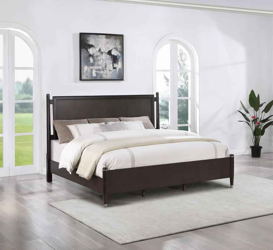 Emberlyn Wood Queen Poster Bed Brown - Home & Sleep Outlet