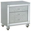 Gunnison 5-piece Queen Bedroom Set Silver Metallic
