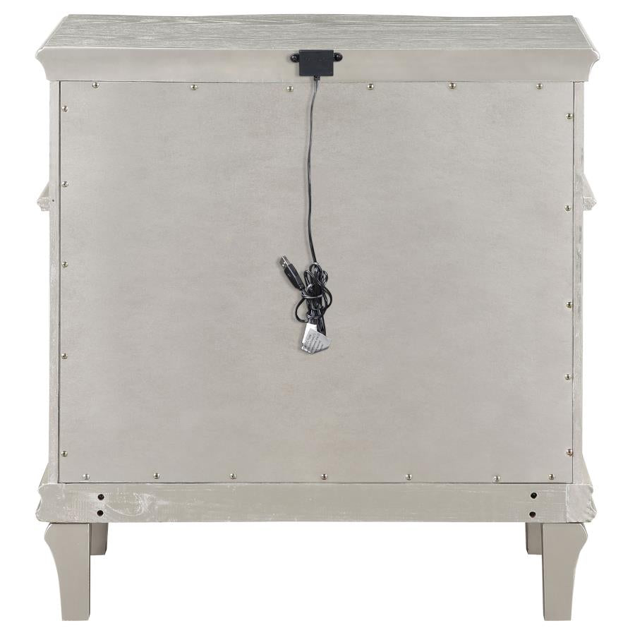 Evangeline 3-drawer Nightstand Silver Oak - Home & Sleep Outlet