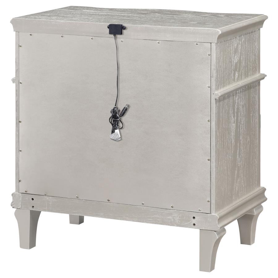 Evangeline 3-drawer Nightstand Silver Oak - Home & Sleep Outlet