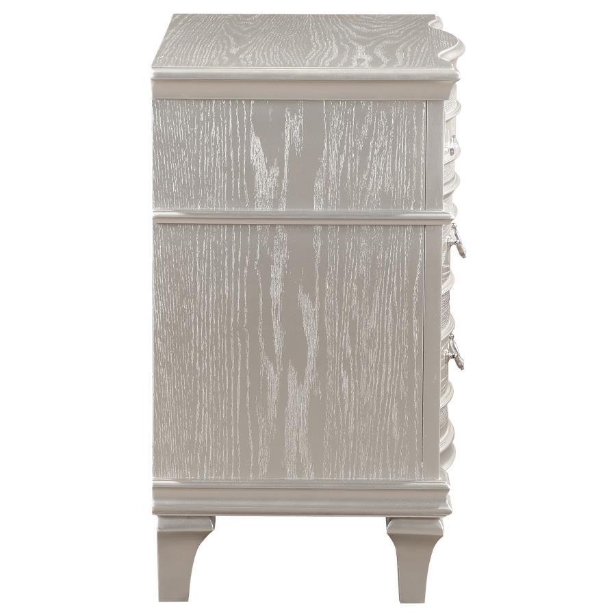 Evangeline 3-drawer Nightstand Silver Oak - Home & Sleep Outlet