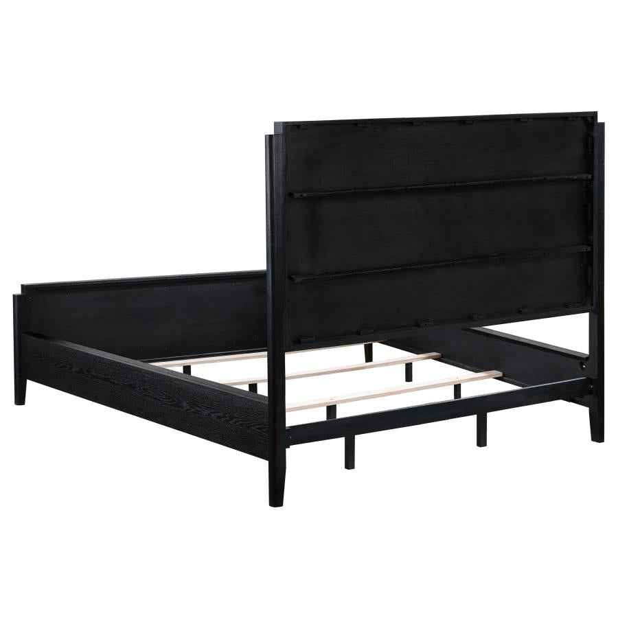 Brookmead 4-piece Upholstered Cal King Bedroom Set Black