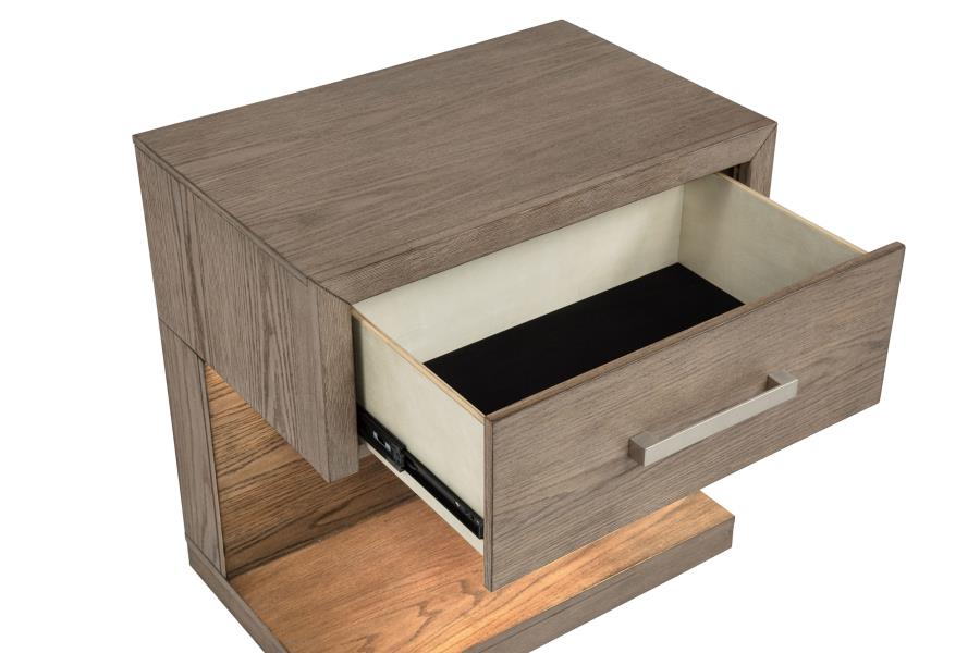 Kenora 4-piece Queen Bedroom Set Barley Brown