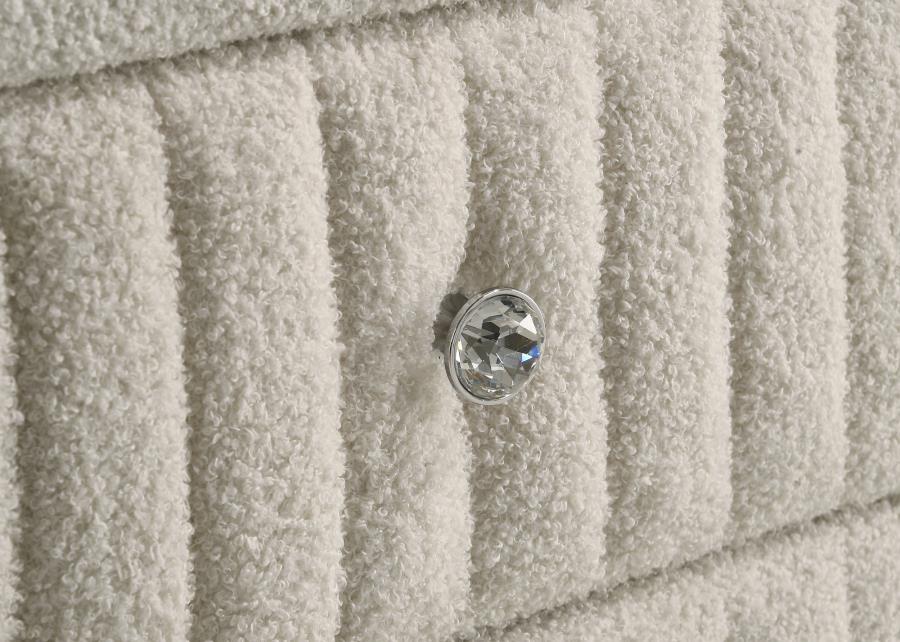 Home & Sleep Outlet - Sonya 6-drawer Upholstered Bedroom Dresser with Mirror Ivory