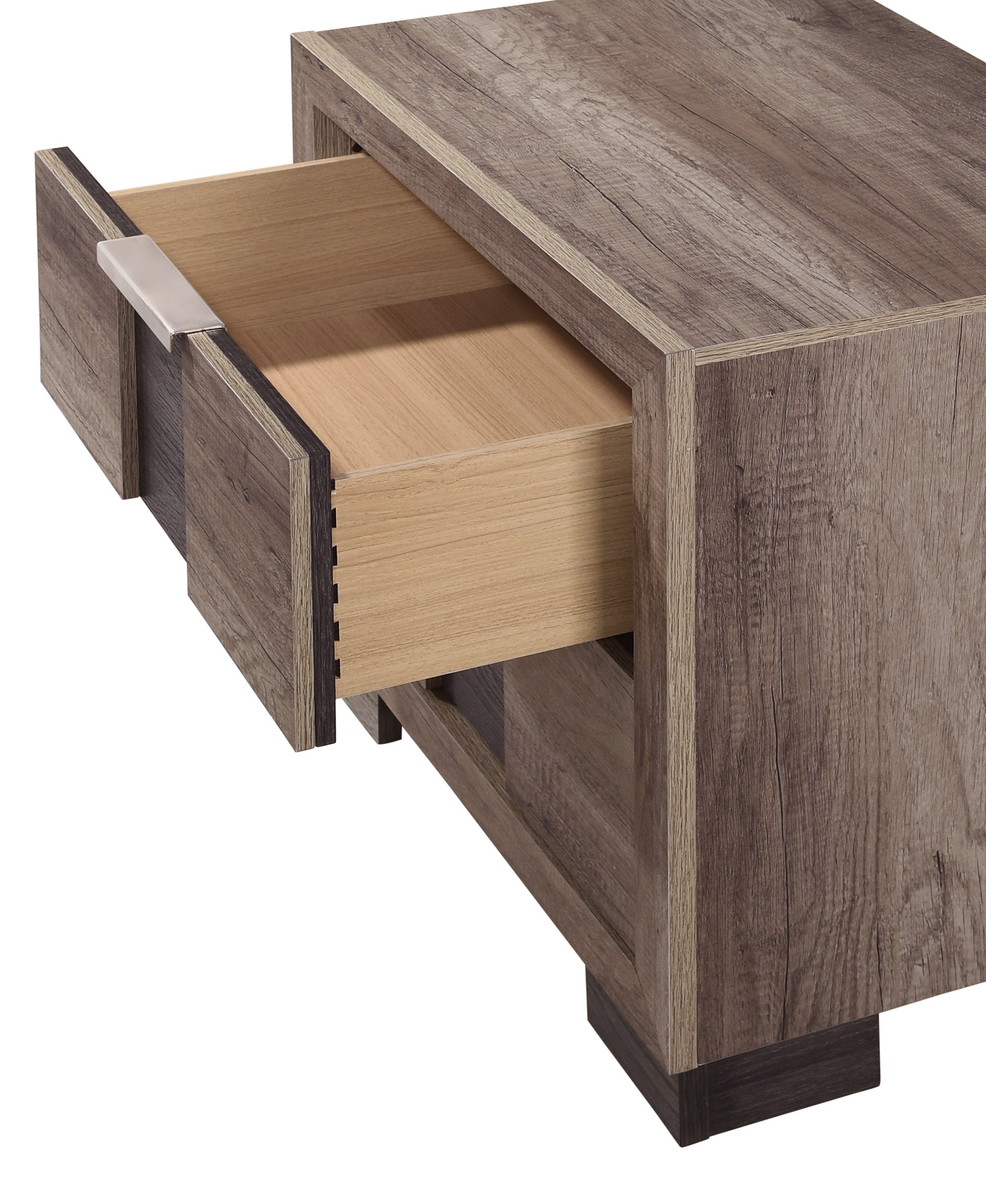 RANGLEY B6830Q-5P (7-Piece Bedroom Set)