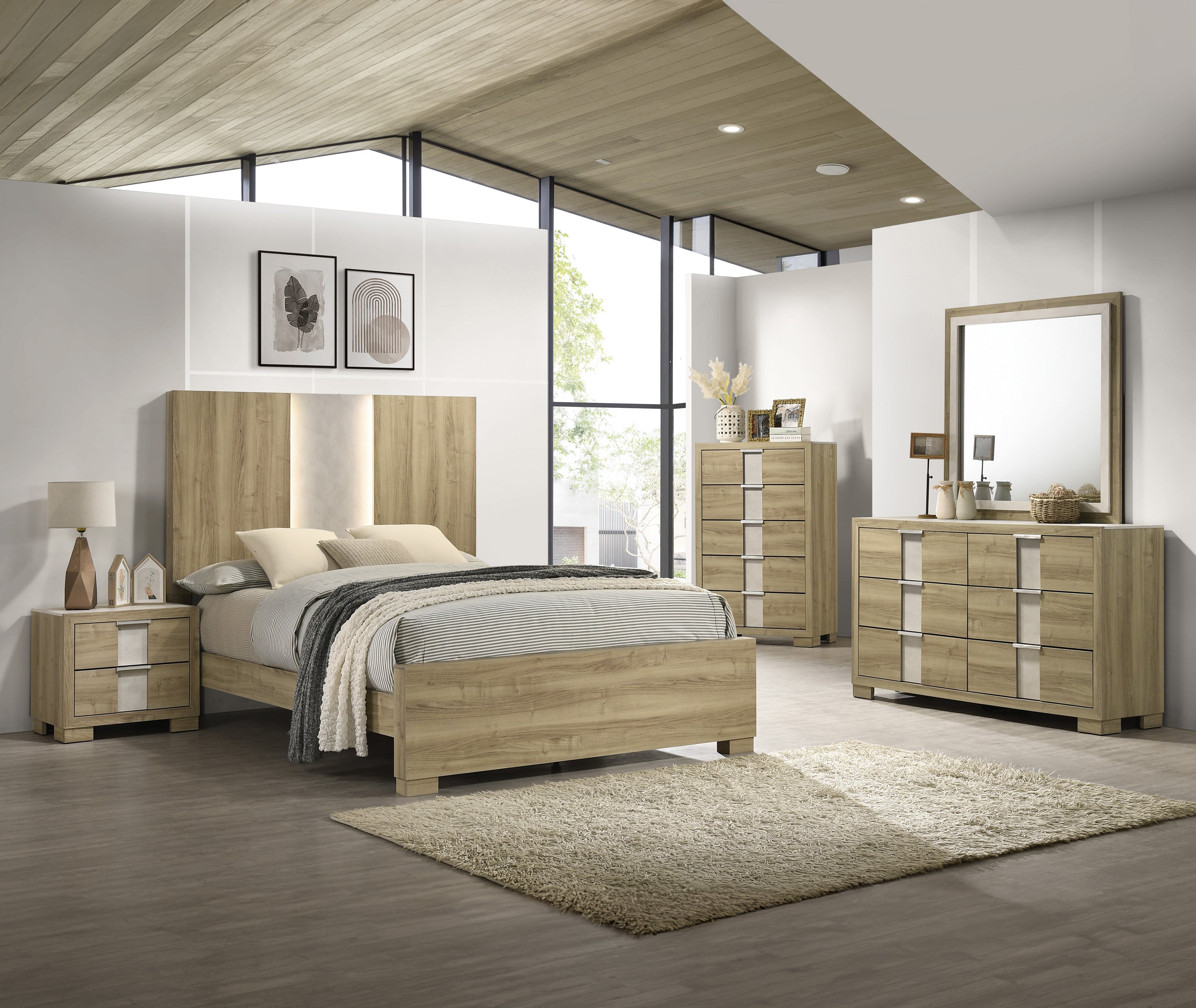 RANGLEY B6832K (3-Piece Bedroom Set)