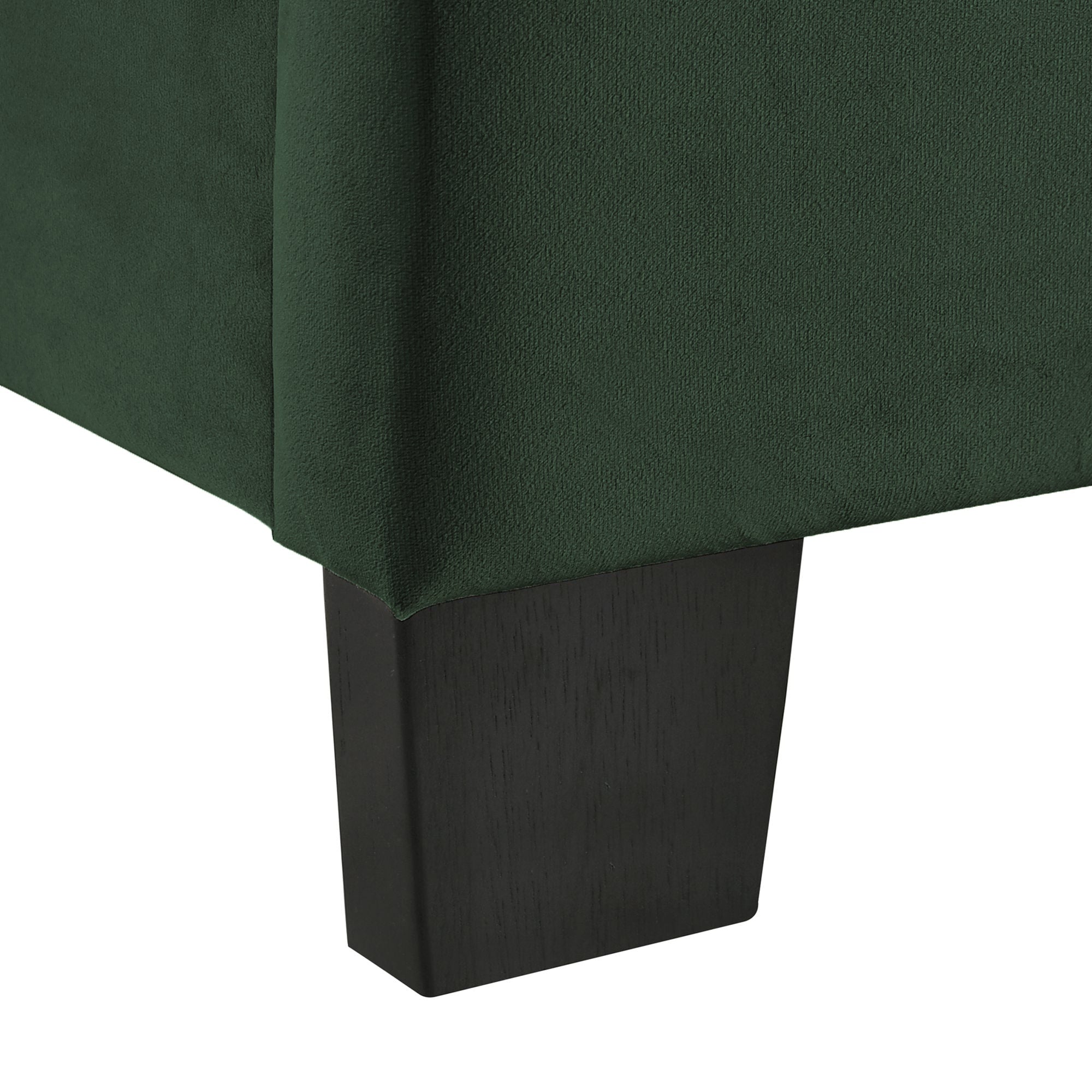 Coyote-Queen-Bed-W/Carroll-Emerald-w/Two-End-Table-(ISTA-3)