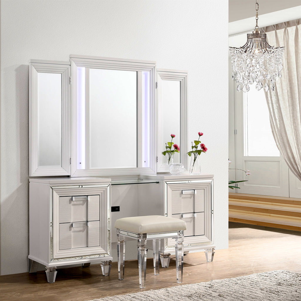 Twenty Nine Dressing Set with LED & USB Plug White