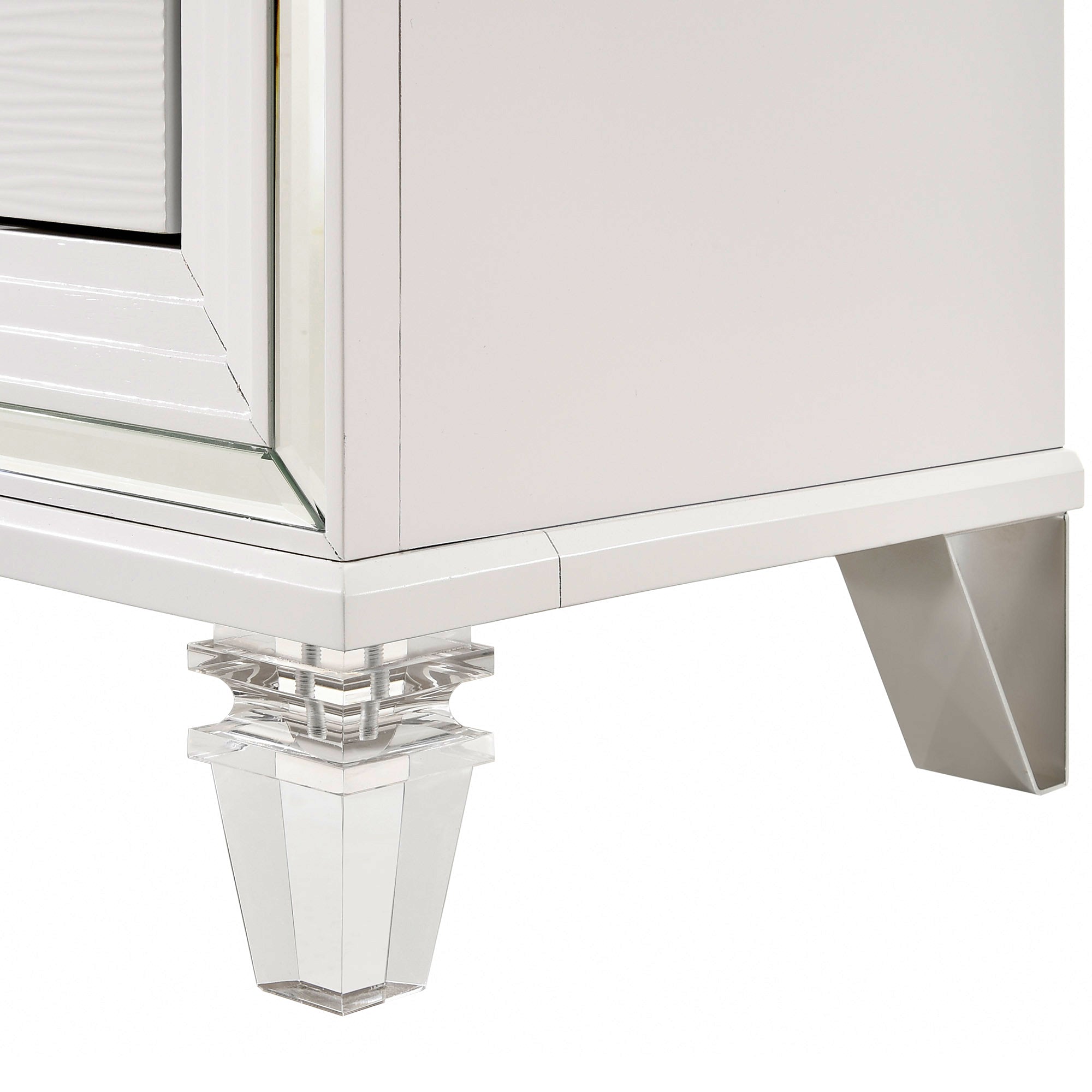 Twenty Nine Dressing Set with LED & USB Plug White