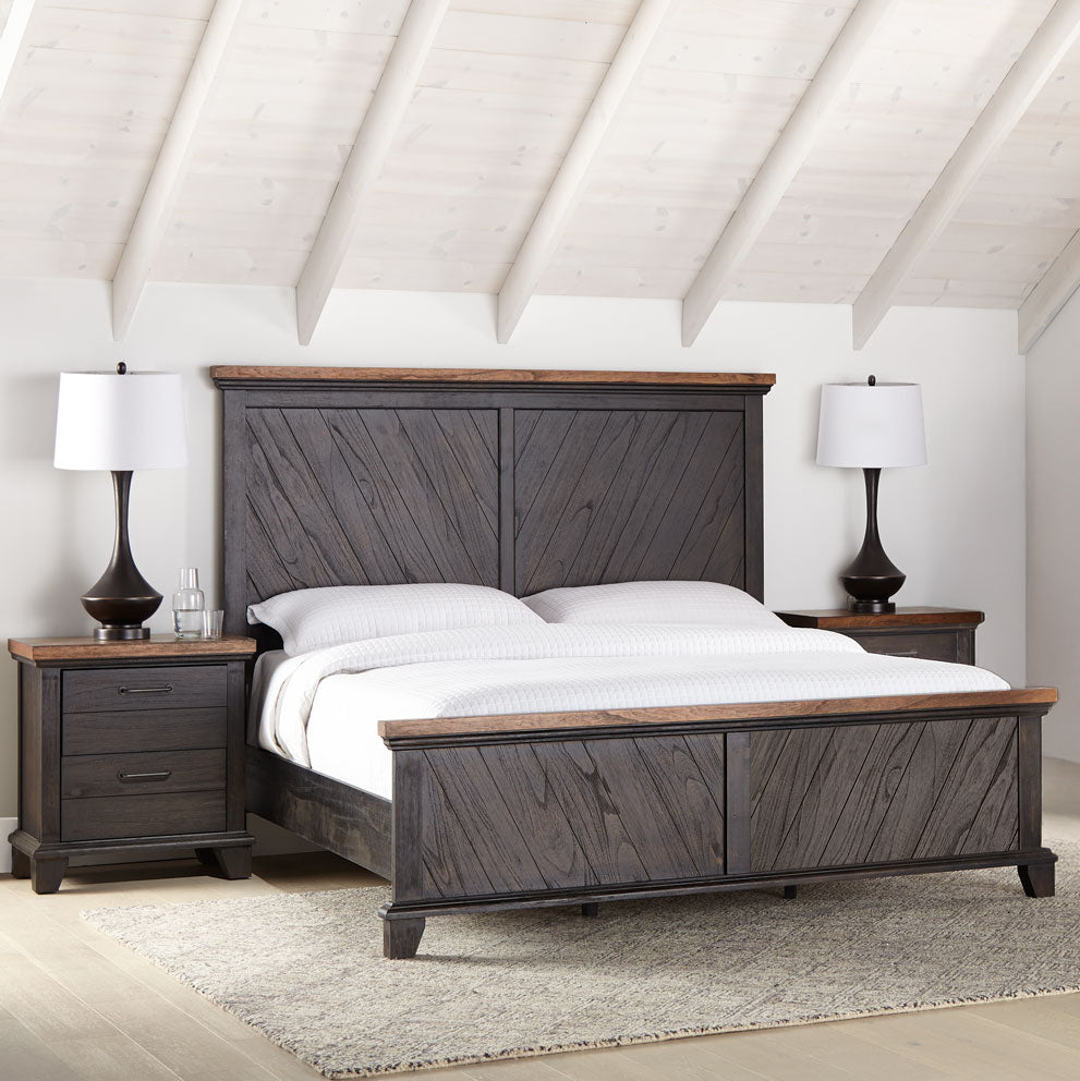 Bear Creek 3-Piece King Bed with 2 Night